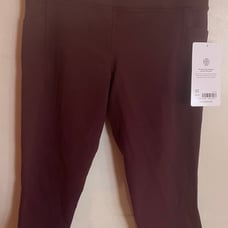 NWT Deep Burgandy Capri Athleta Leggings Small