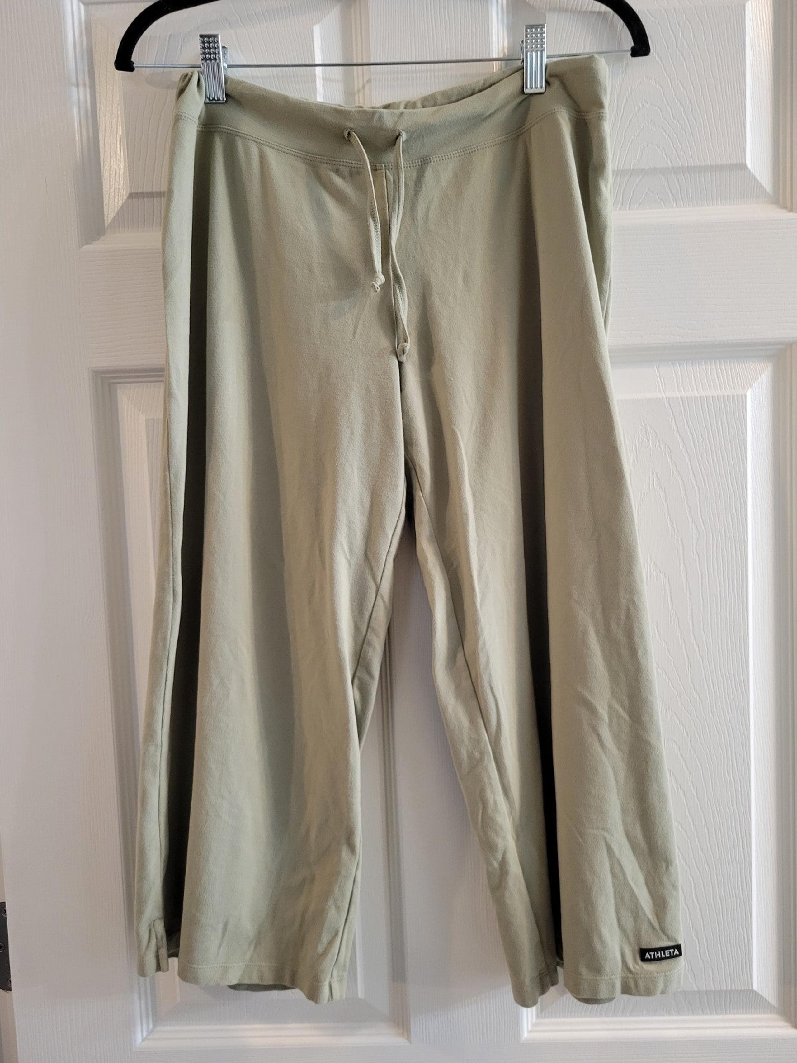 Athleta Womens Sage Green Wide Leg Cropped Pull on
Drawstring Pants
Size Medium