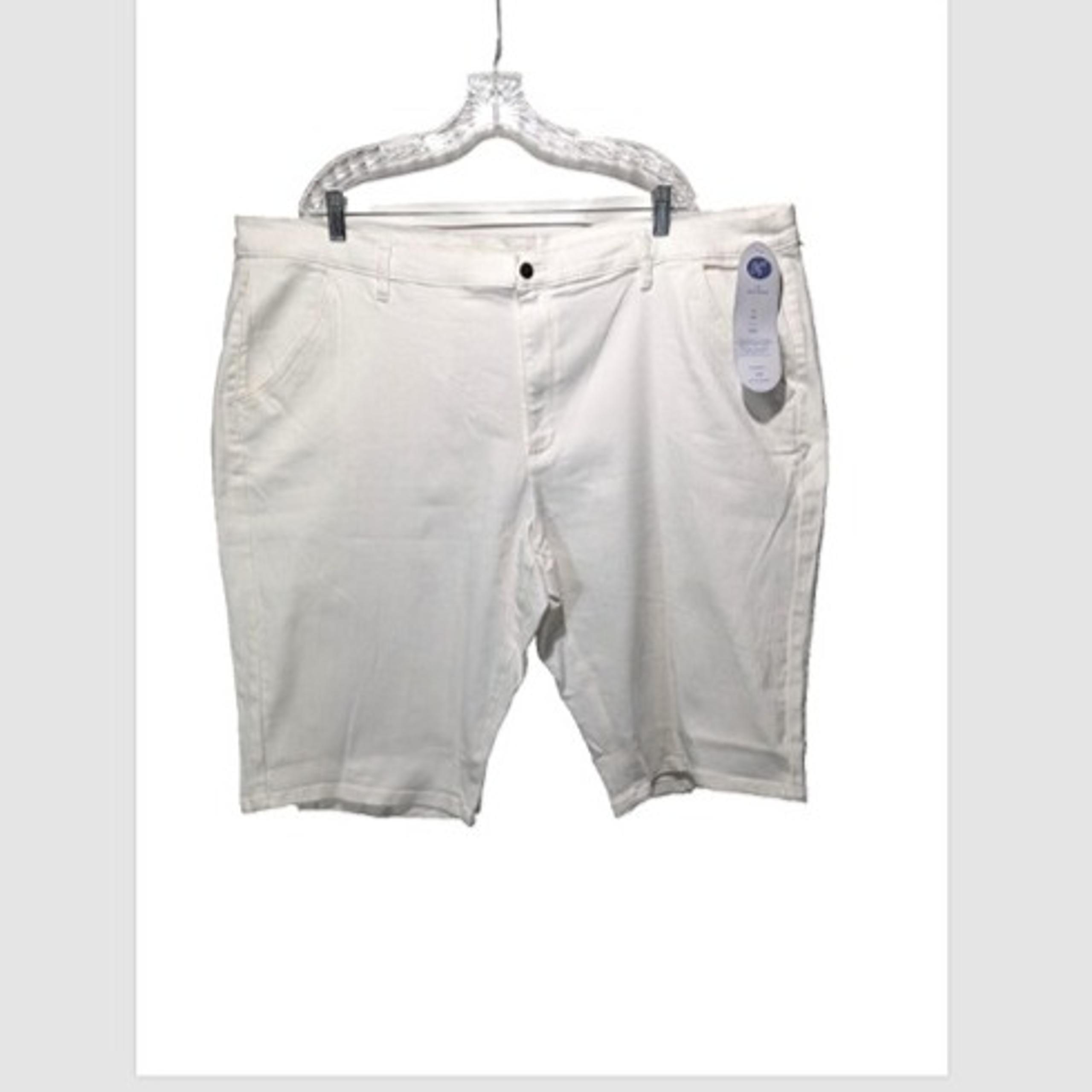 Diane Gilman DG2 Super Stretch City 14" Shorts White Plus Size 24W (1585)