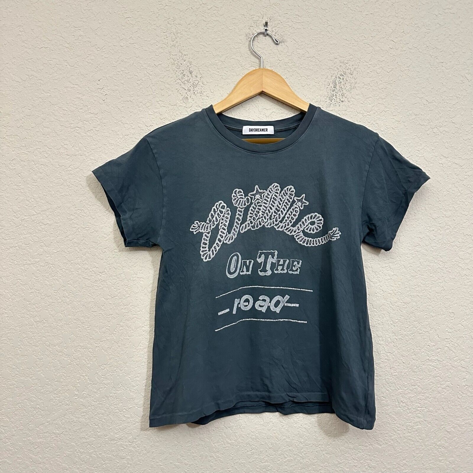 DAYDREAMER Willie Nelson On The Road Tour Glitter Tee in Vintage Black