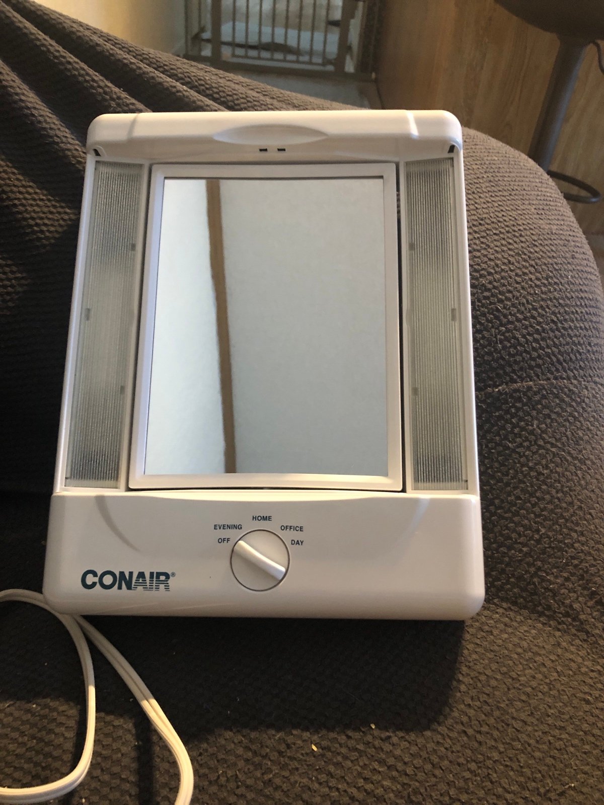 Conair Lighted Makeup Magnifying Mirror Model TM8LX3N
