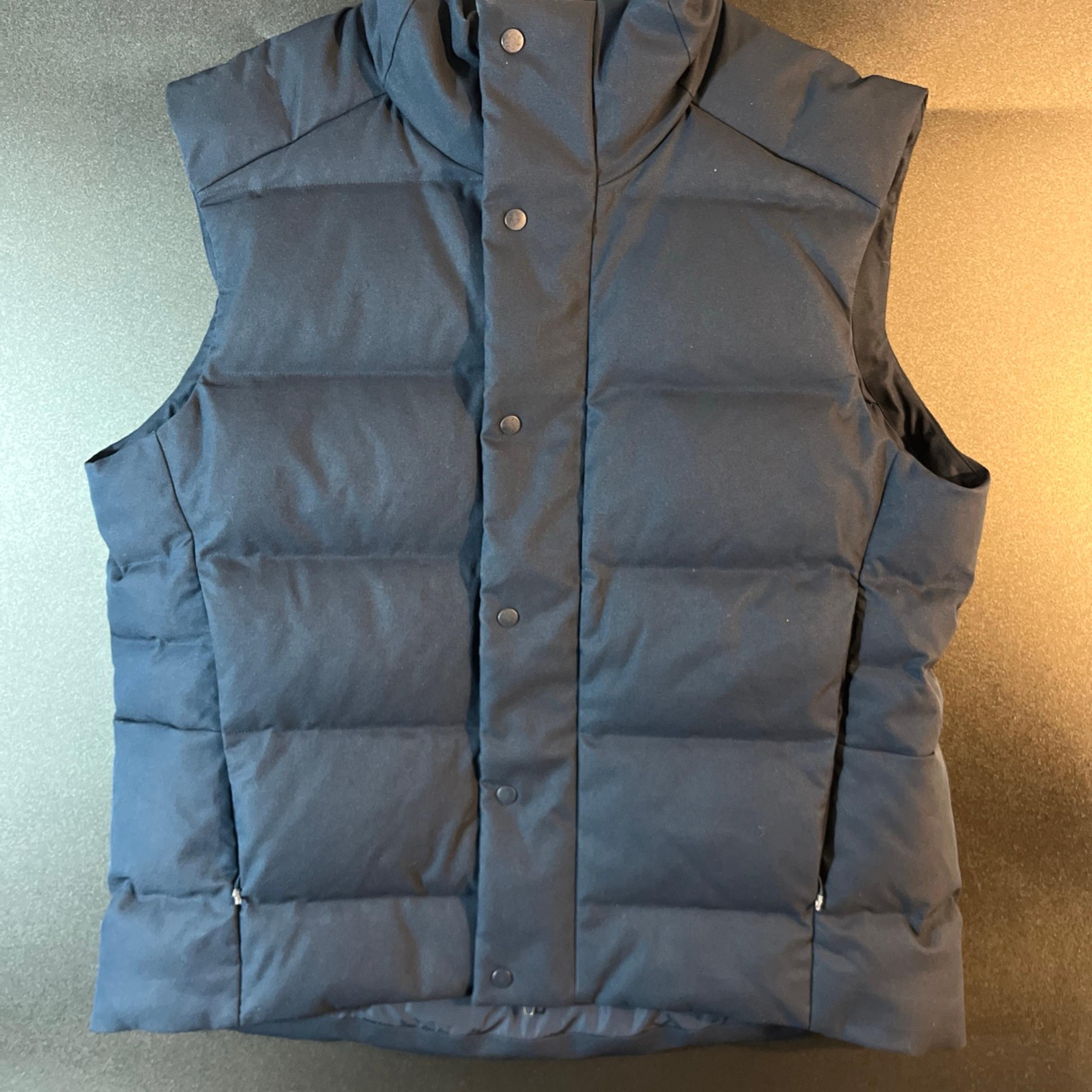 Lululemon Vest Mens Large Blue Full Zip Down Puffer Jacket Athleisure Pockets