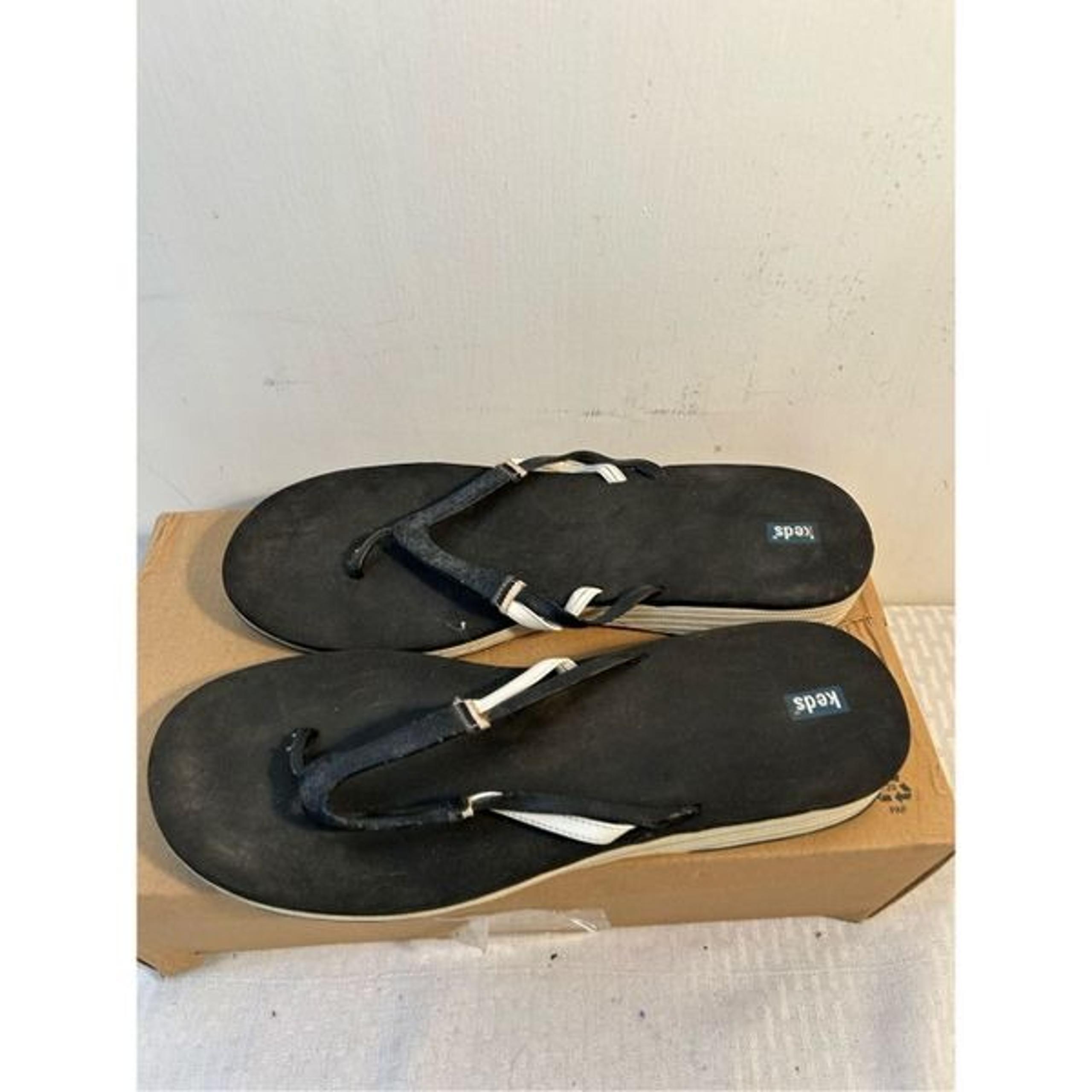 Keds flip flops black white 10? sandals