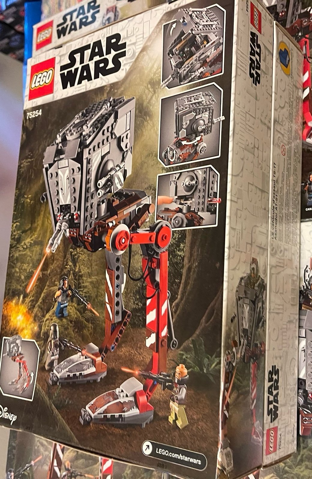 Lego 2 Star Warssets 75254 and 75300
