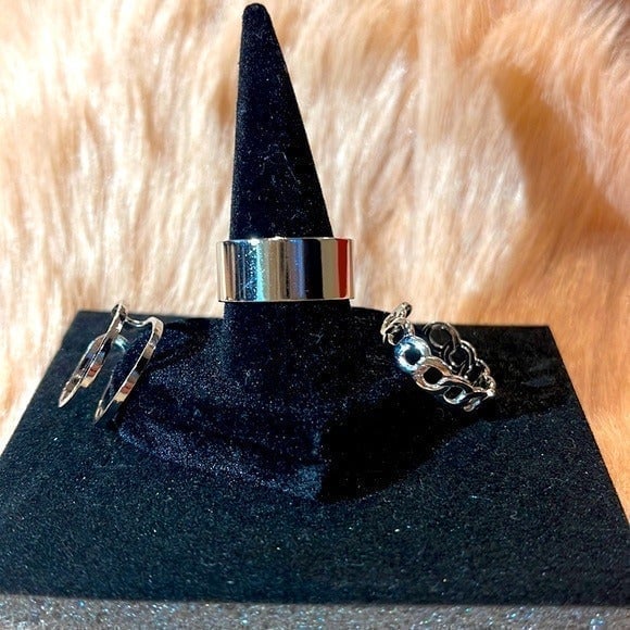 *SALE* 3-Piece set Stainless Steel Adjustable Rings NWT