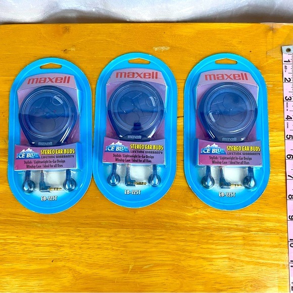 Maxell EB-225T In-Ear Stereo Ear Buds with Plug and Wind-Up Case - Lot of 3