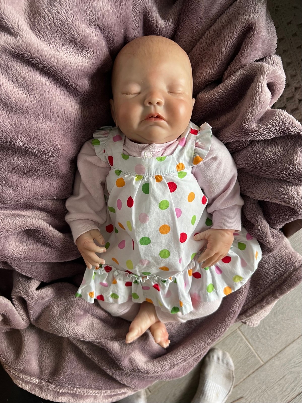 Reborn Baby Life-like Realistic Infant Doll (clothes included)