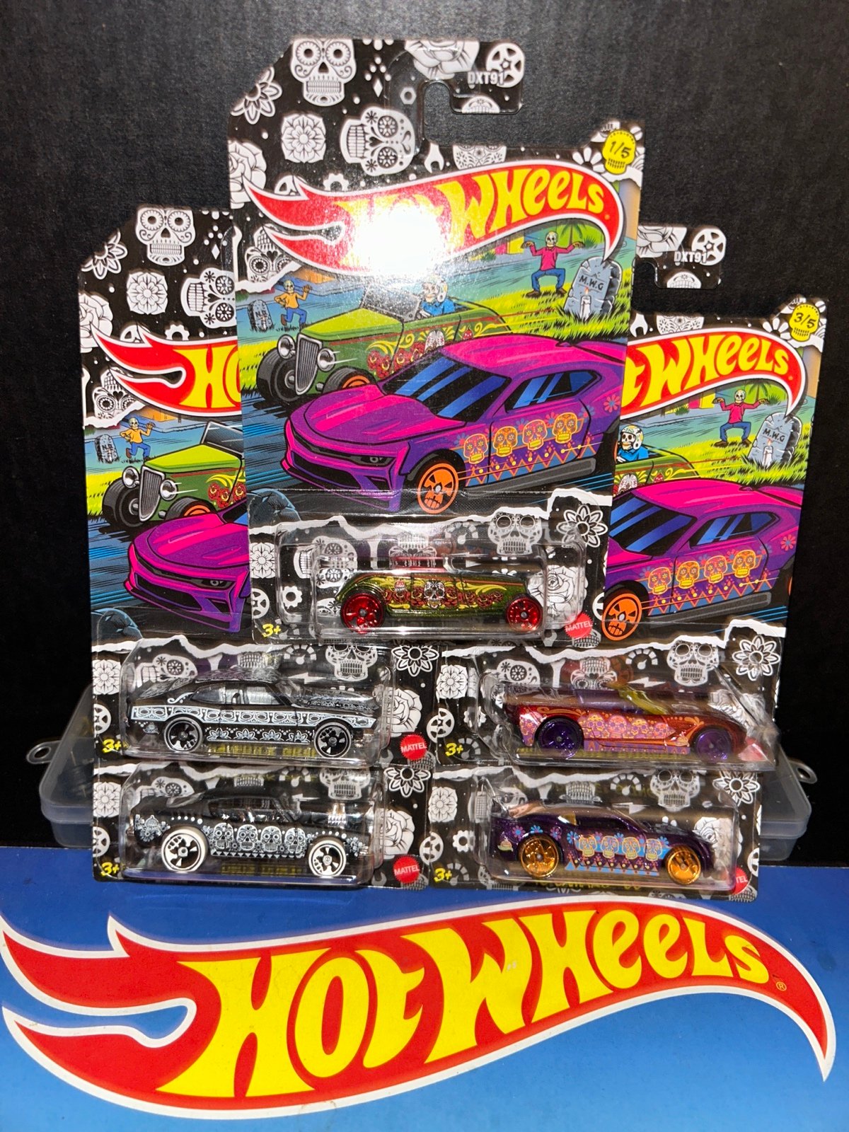 1267# Hotwheels 2021 Día de los Miertos Exclusive full set