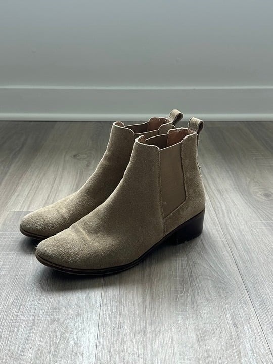 Steve Madden Suede Shoes Size 8