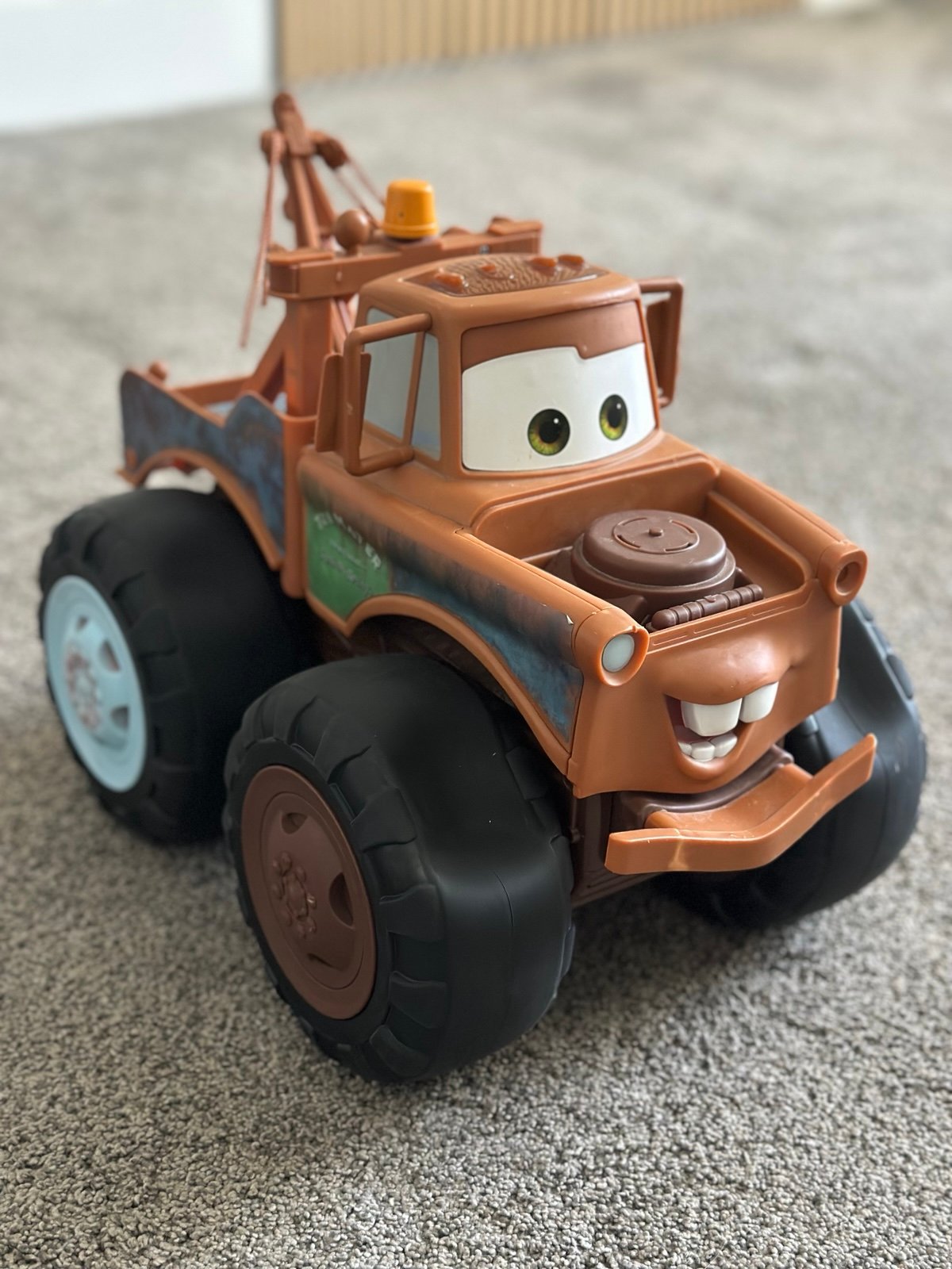 Disney lightening my queen push tow mater giant