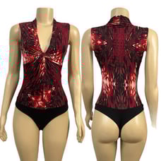 NWT Bebe Print knit front V neck Sleeveless bodysuit Red multicolor Xsmall