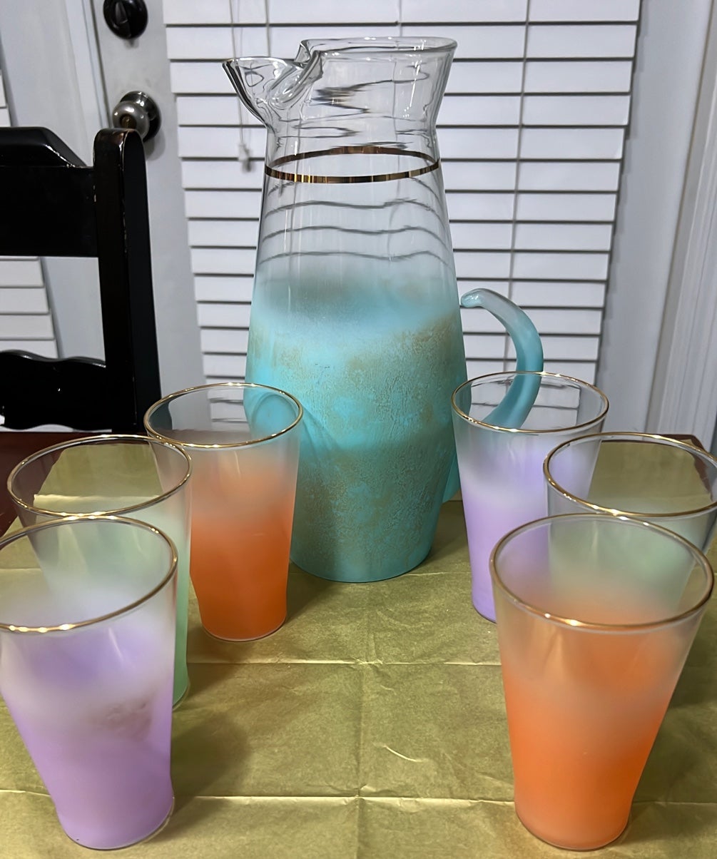 Blendo Vintage West Virginia Glass Color Fade Pitcher & Glasses Set