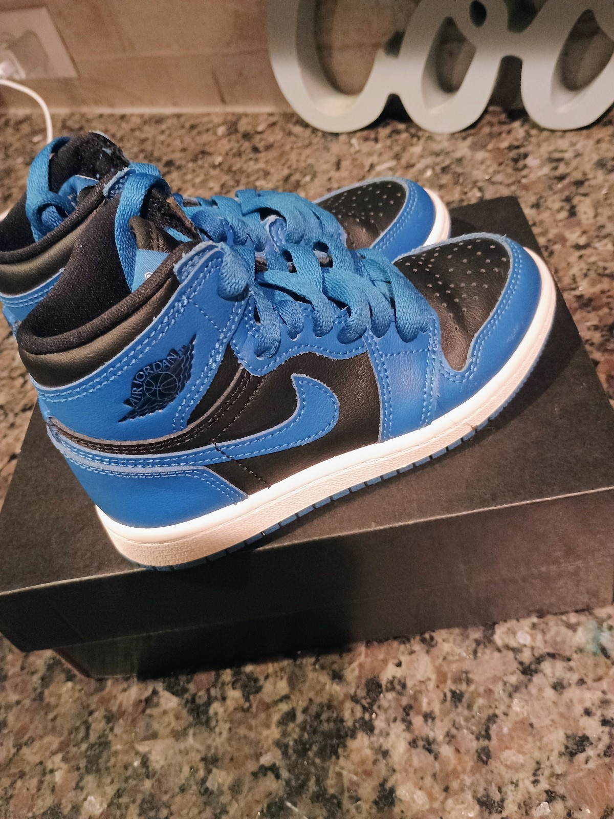Nike Air Jordan 1 Retro High OG Dark Marina Size 11C AQ2664-404