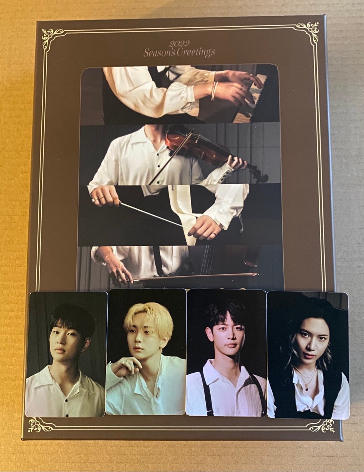SHINee 2022 Seasons Greetings Aladin holo POB set