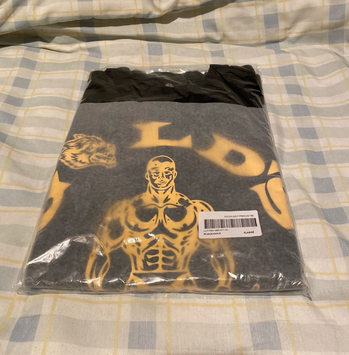 DARC SPORT Wolves Gold’s Gym Premium X-Large Oversized Tee Shirt - detail
