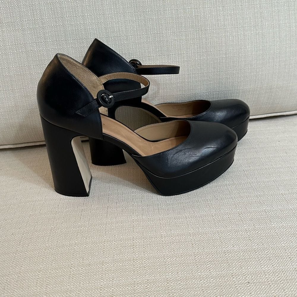 Bernardo Valencia Mary Jane Platform Pump NWOB 268