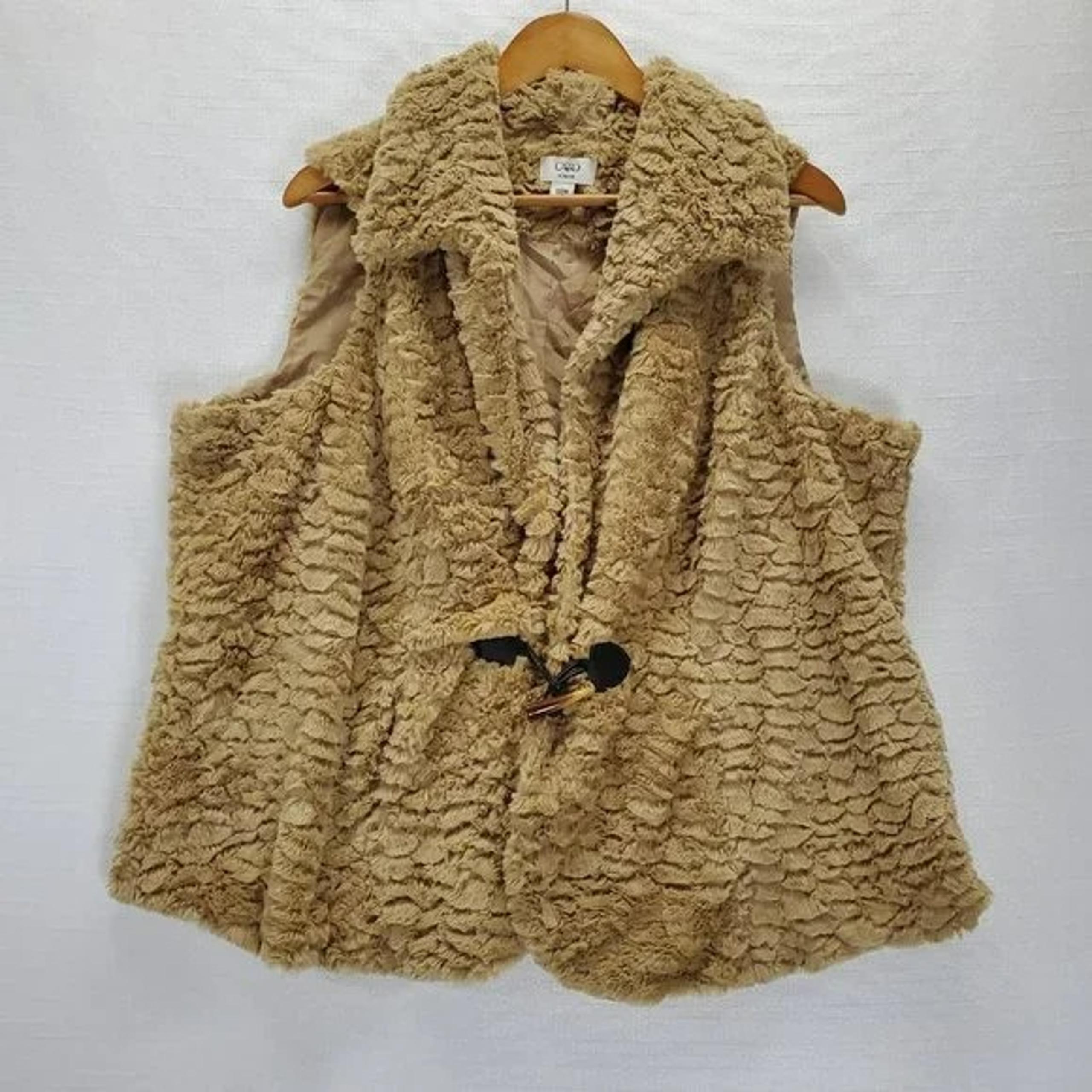 Cato Womens Sz 22-24 Fuzzy Camel Vest Collar One Button Closure 3x