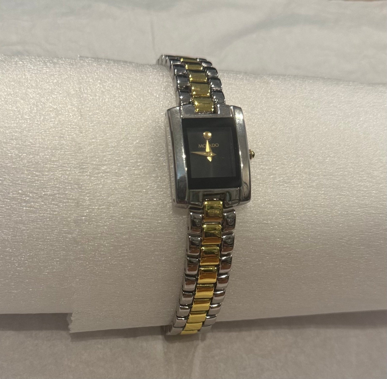 Movado Womens Two Toned Water Resistant Steel Watch 1043269