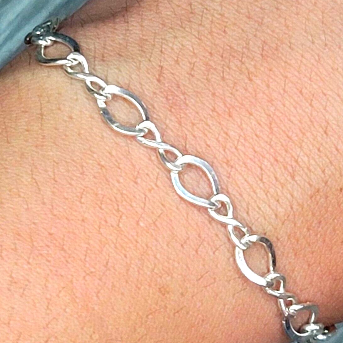 925 Sterling Silver Figure 8 Bracelet 7.5