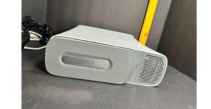 Xbox 360 console and 9 Games