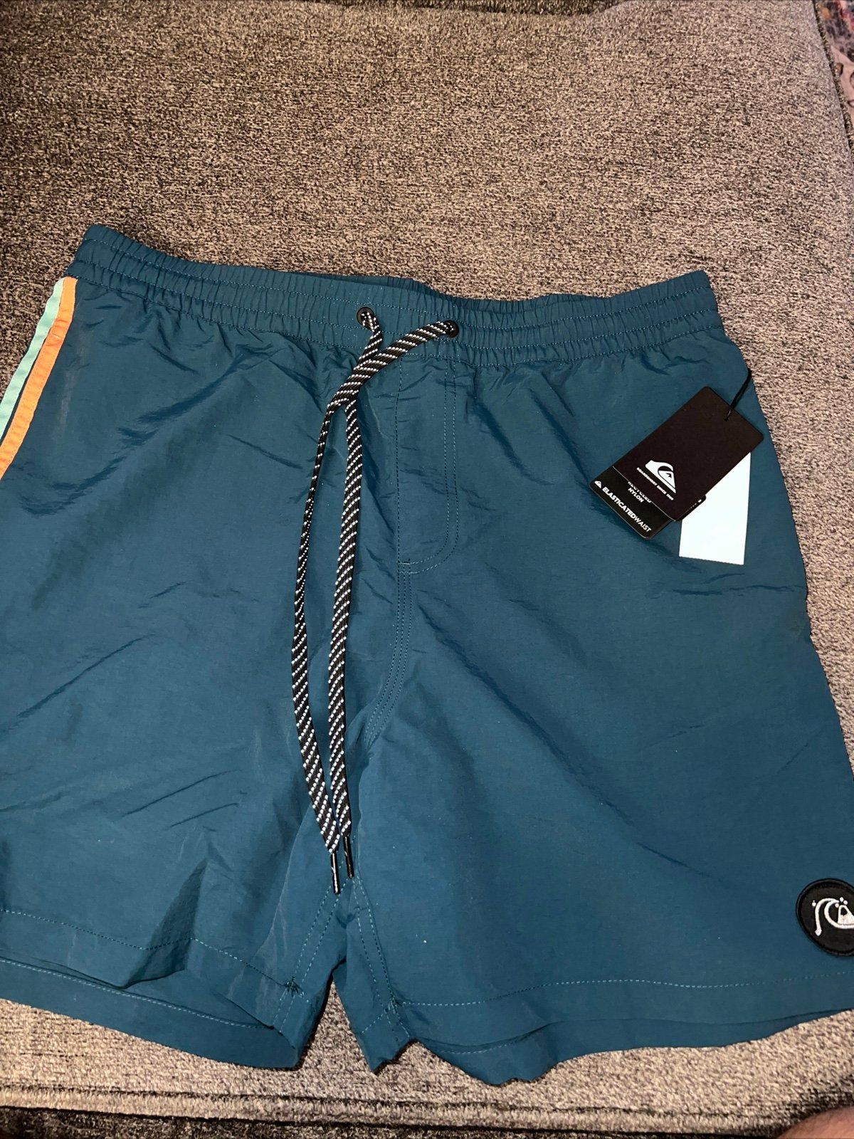 Quiksilver Men's Beach Please 17 Volleys L Green Recycled Material MSRP 45