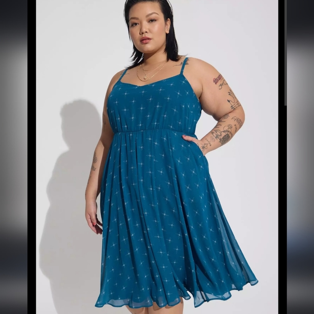 NWT Torrid Midi Chiffon Pleated Dress Teal Blue White Star Print Side Pockets