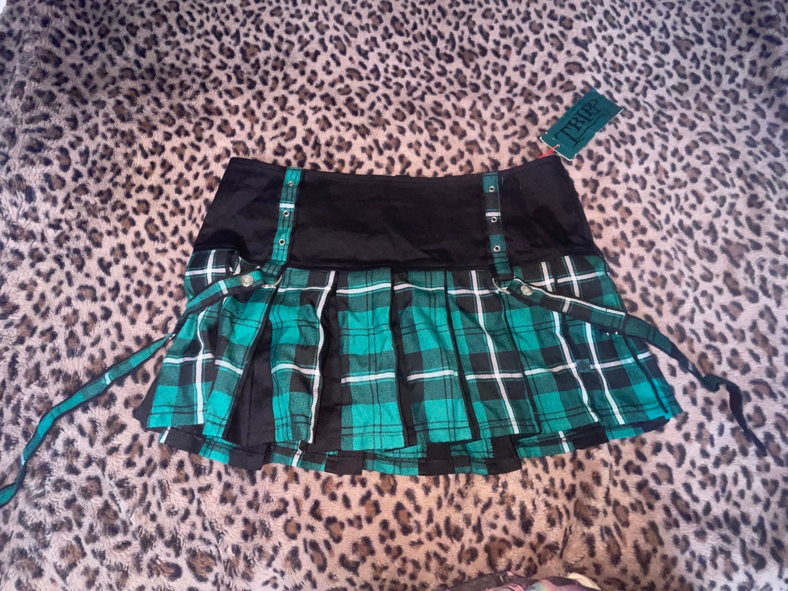 Tripp Nyc never worn vintage green plaid skirt