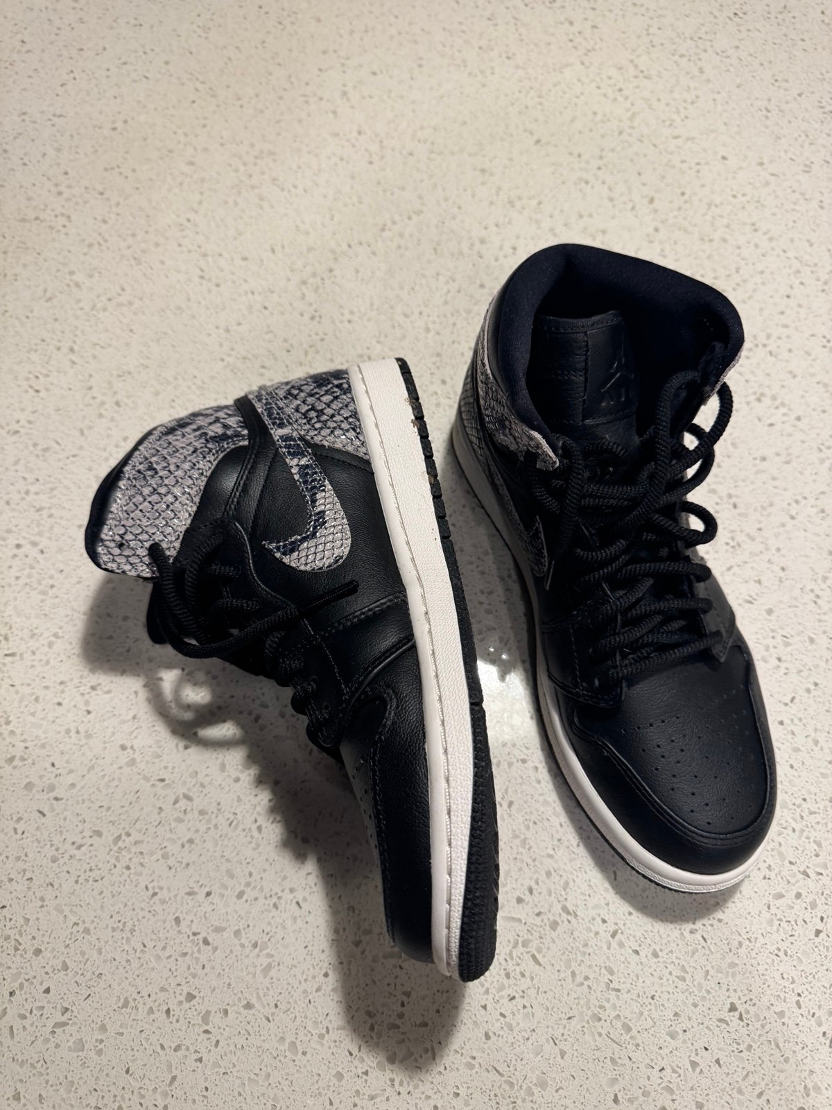 Air Jordan 1 Retro High Premium Black Snake W 8.5 NWOB