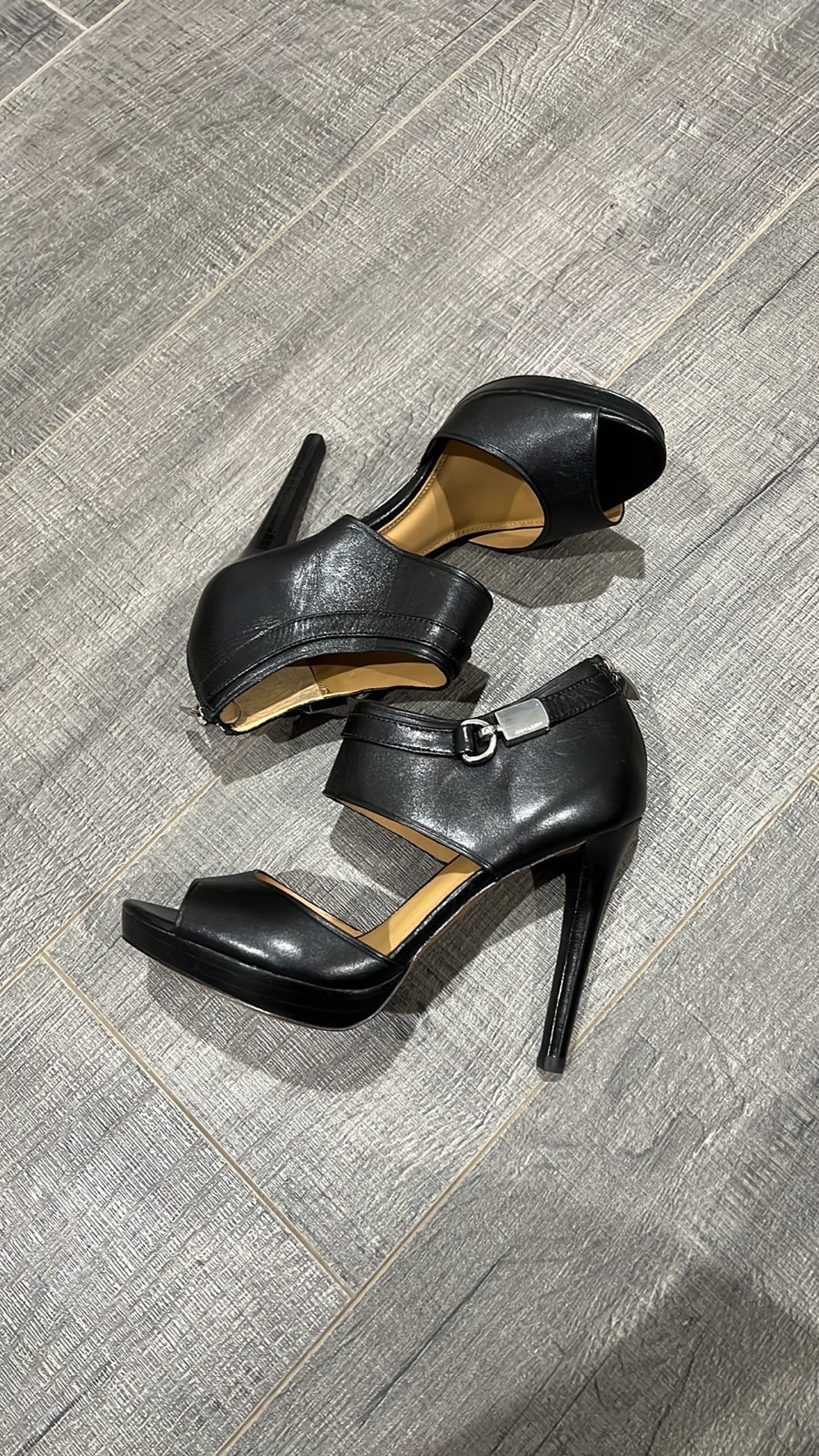 Coach leather heels size 5