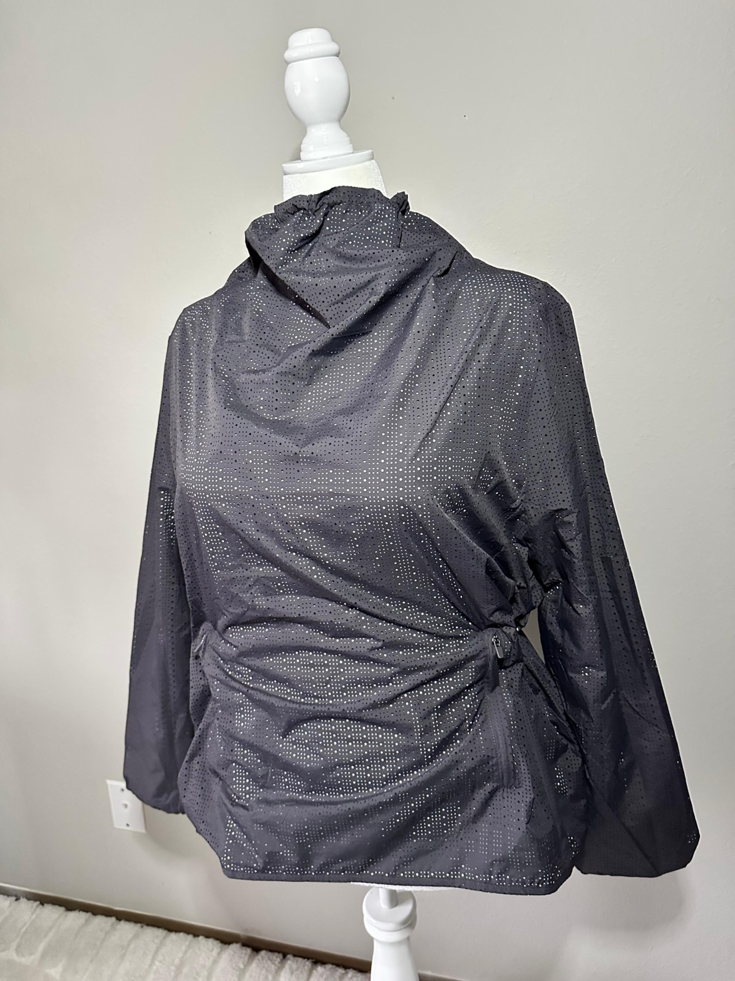 Fabletics Light Weight Pullover Windbreaker NWT Size XXL (16-18)