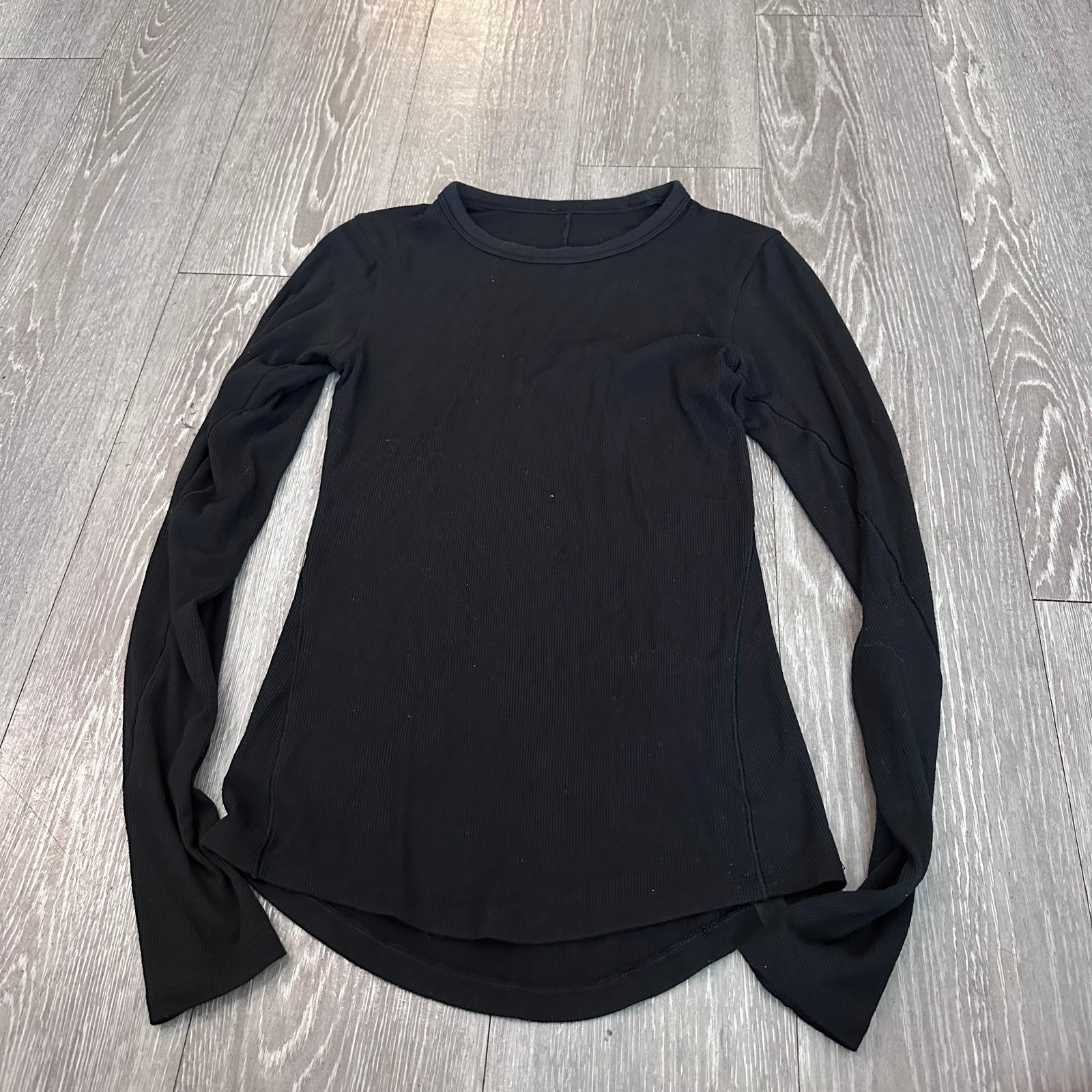 Lululemon long sleeve black size 4