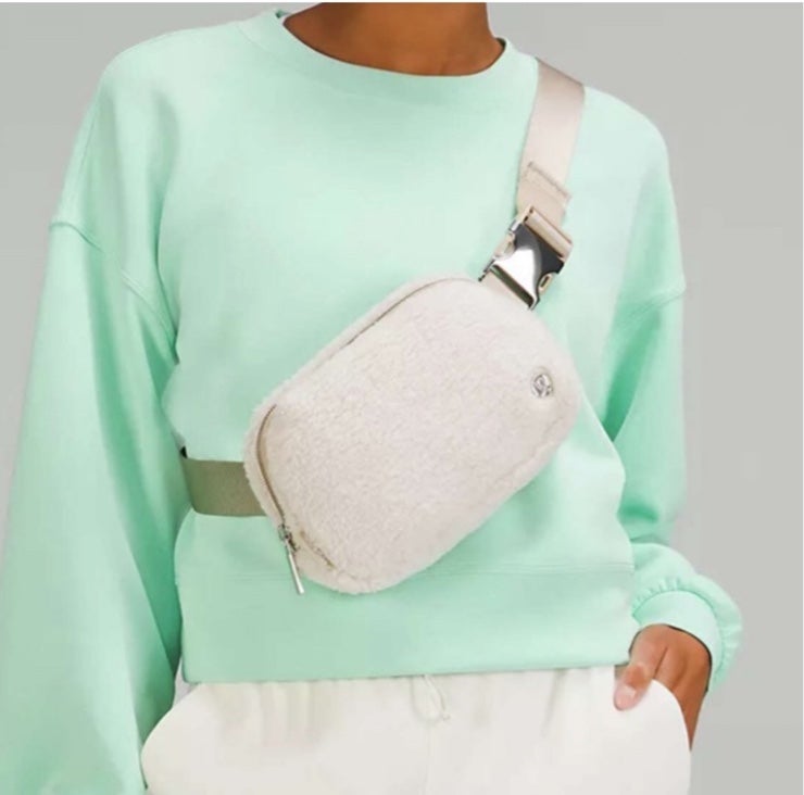 Lululemon Everywhere Fleece Sherpa Belt Bag