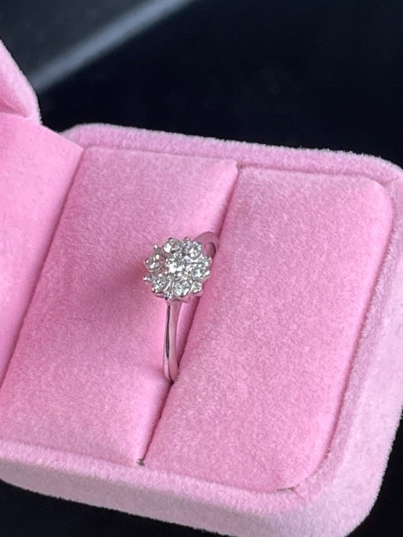 14k White Gold Diamond Flower Ring