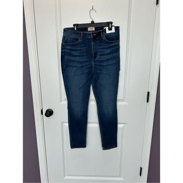 NWT Wrangler Unforgettable Skinny High Rise Jeans Size 16W