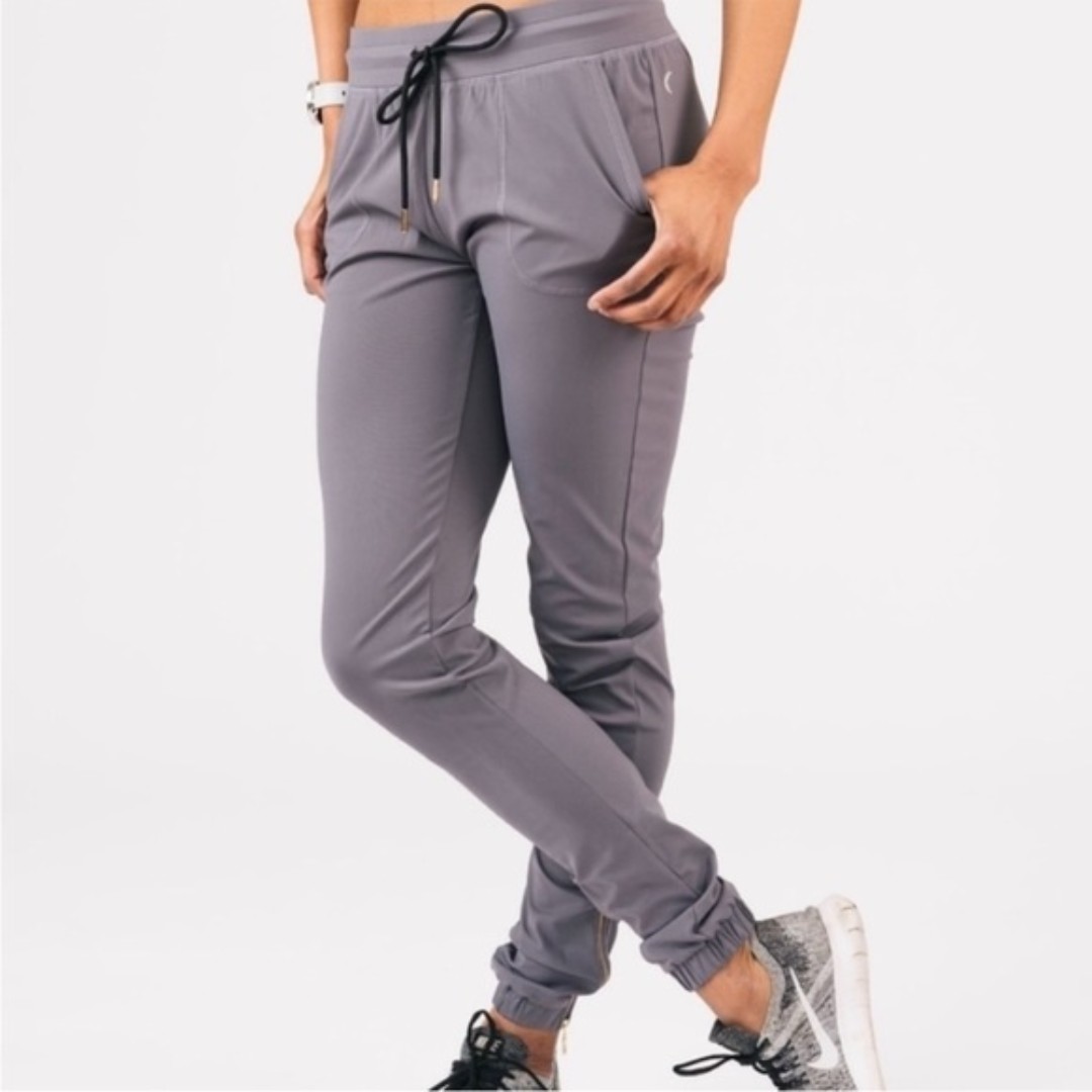 Zyia Active Dark Grey Peak Zipper Joggers Long 31 - Athletic apparel