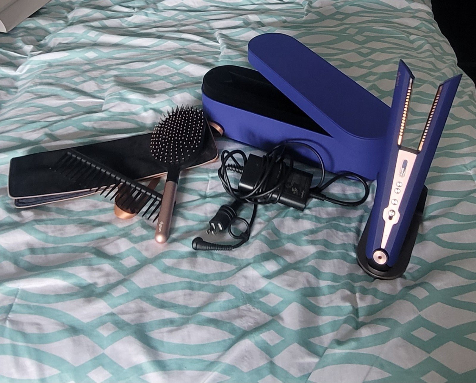 Dyson Corrale Special Edition Vinca Blue Rose straightner