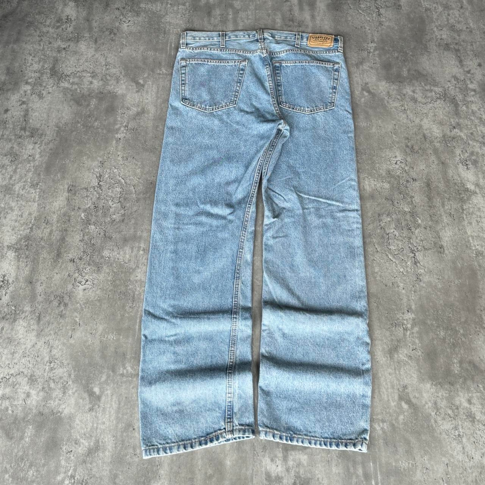 Vintage Y2K Levi’s Relaxed Fit Light Wash Denim Jeans