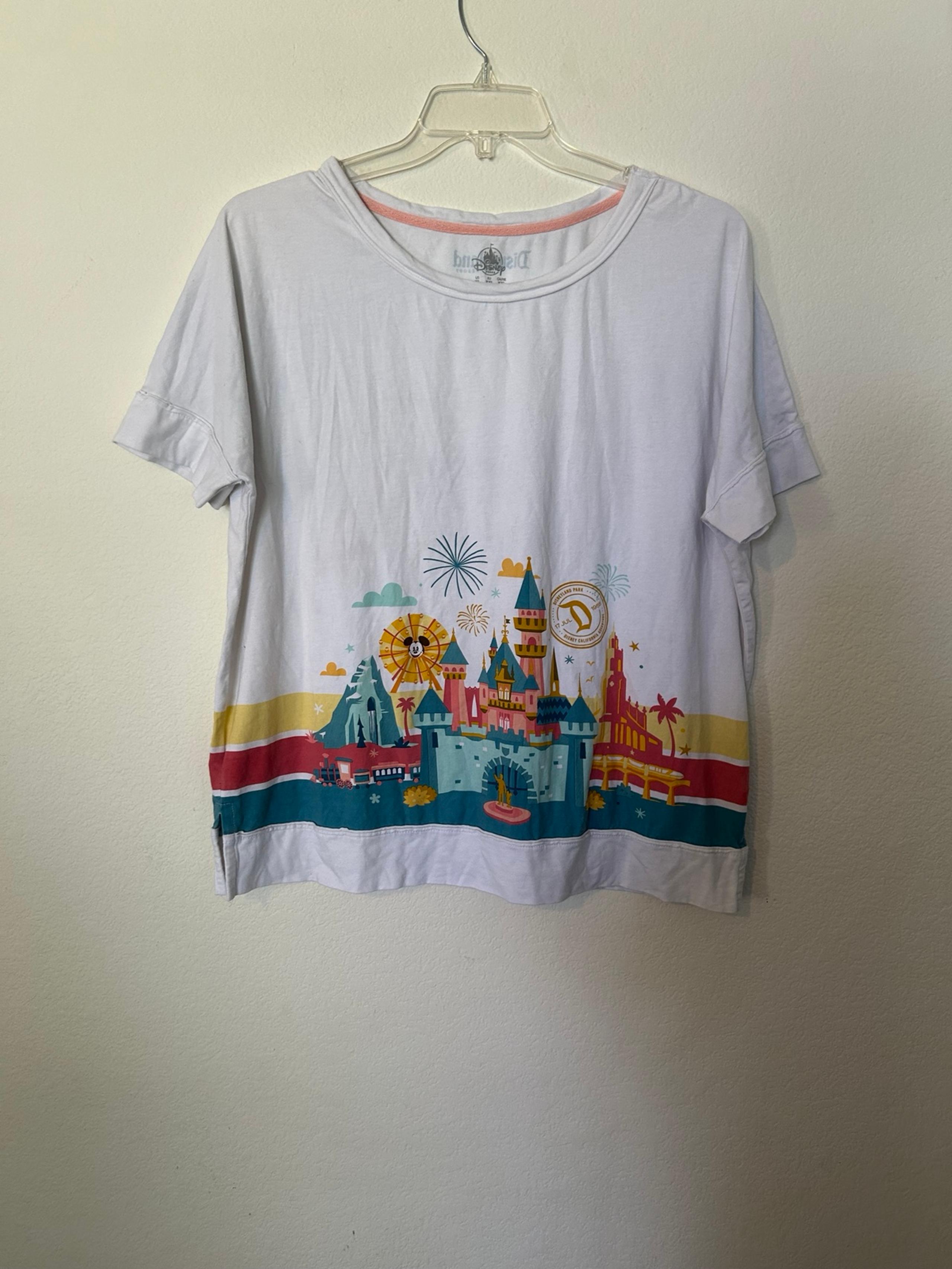 Disneyland Resort T-shirt castle XL