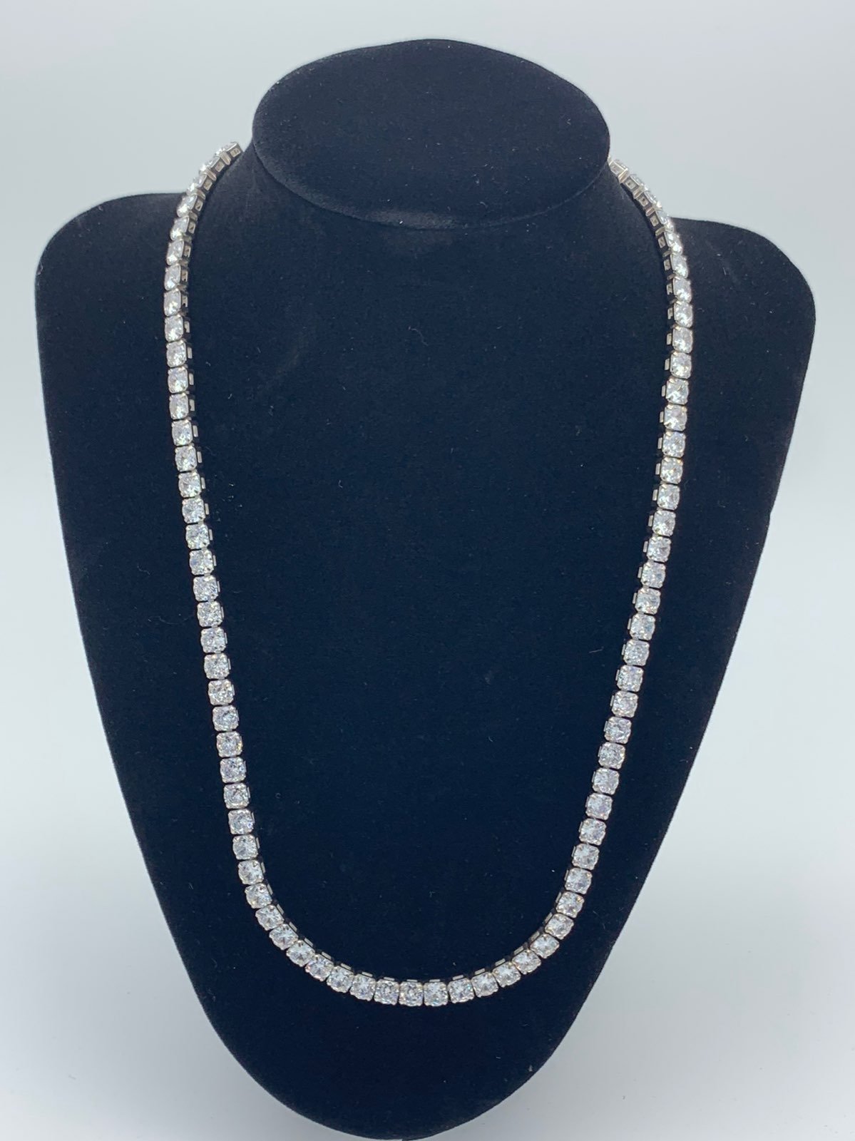 Brand new mens tennis chain