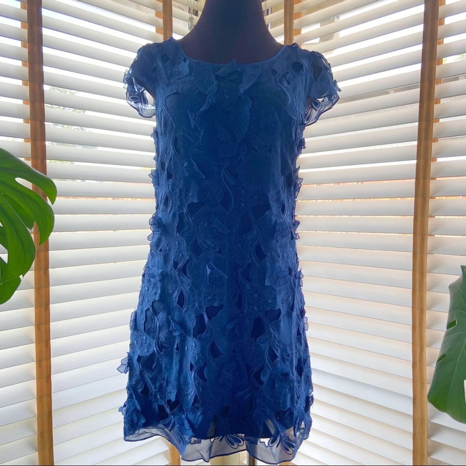 Bcbgmaxazria blue lace dress top