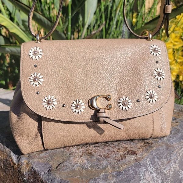 NWOT Coach Remi shoulder Bag with Whipstitch Daisy Applique