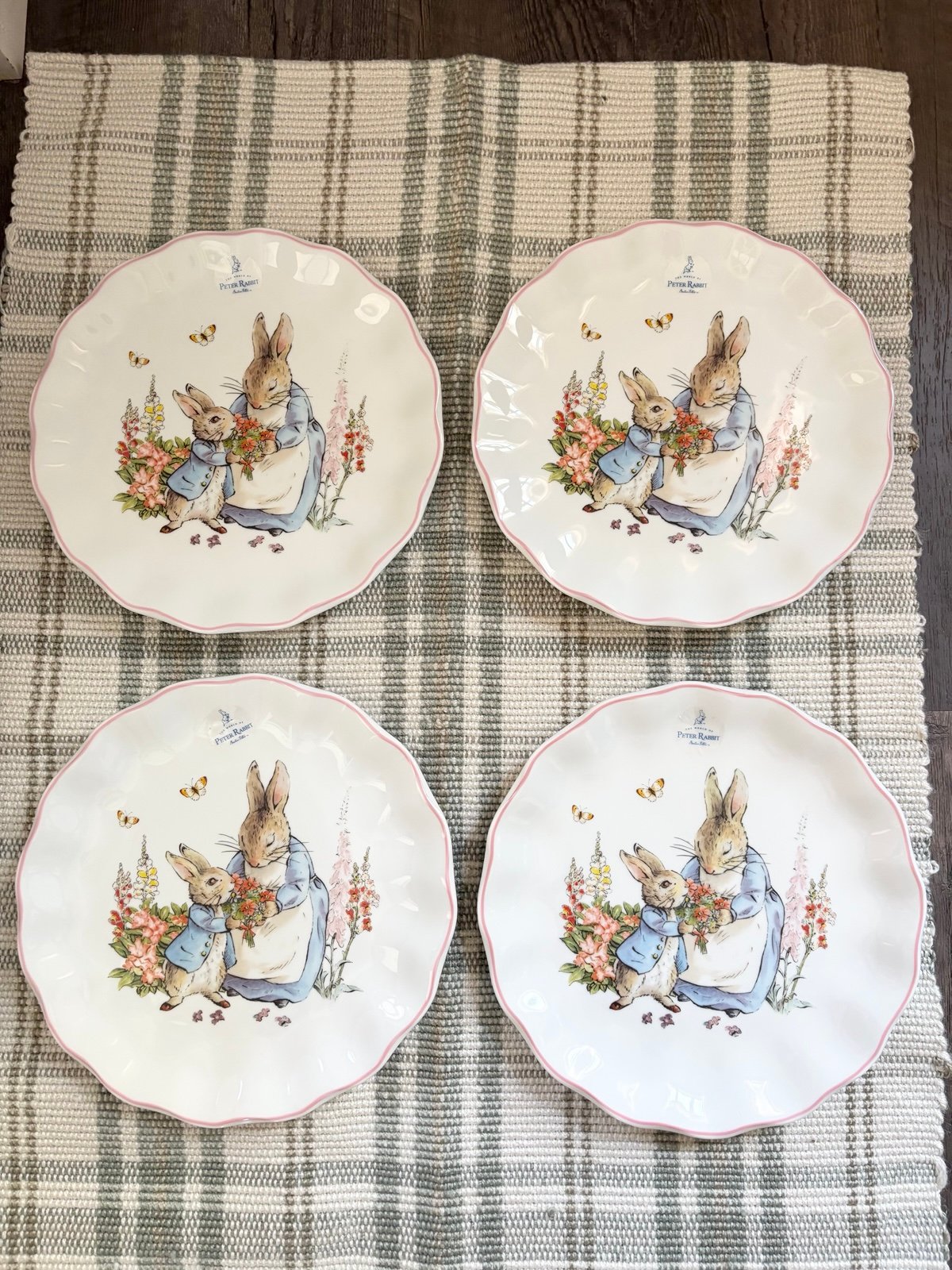 Beatrix Potter Scalloped Peter Rabbit Easter Dinner Plates