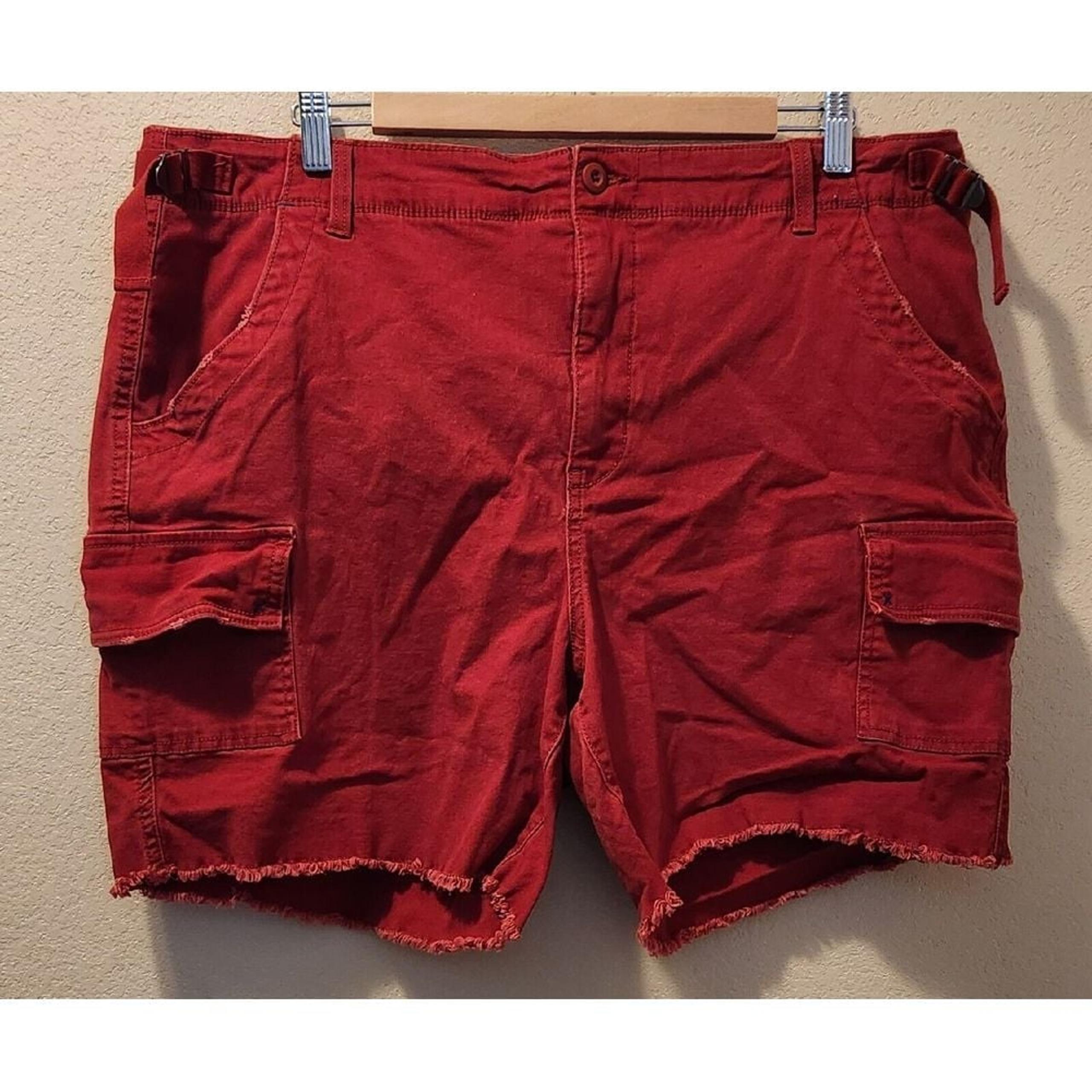 Terry & Sky Womens 18w Shorts Red