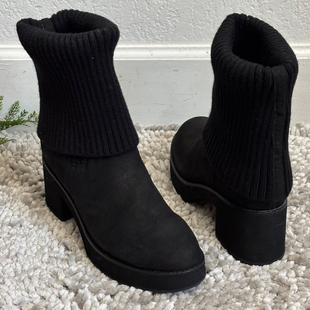 EILEEN FISHER Knit Ankle Boot Size: 8