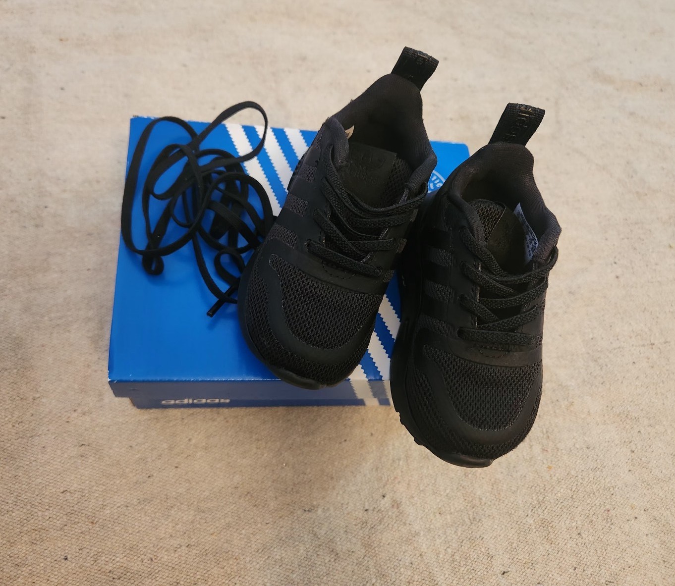 Adidas originals size 4k - black