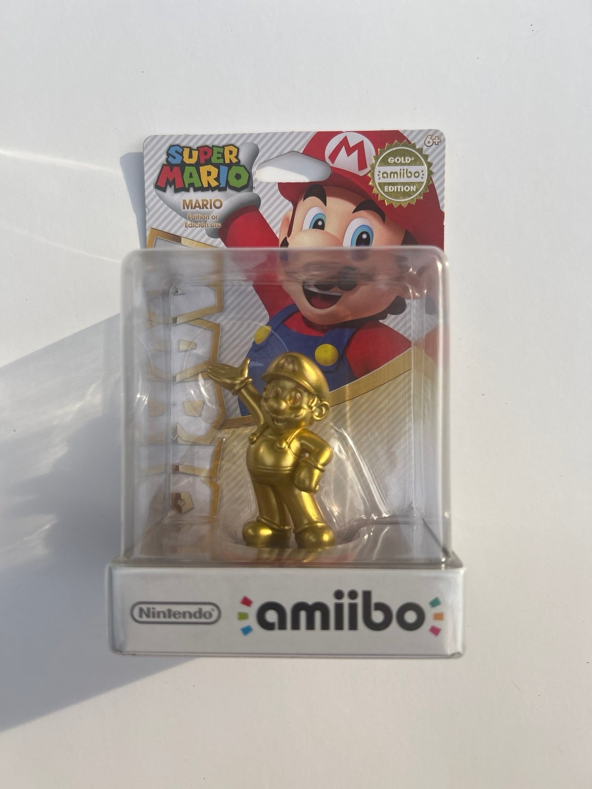 Gold mario amiibo
