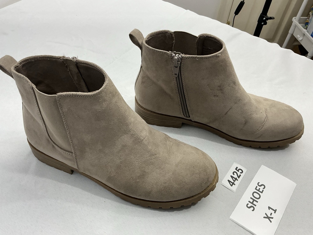 Womans Sonoma Booties 8 Med Tan Side Zip