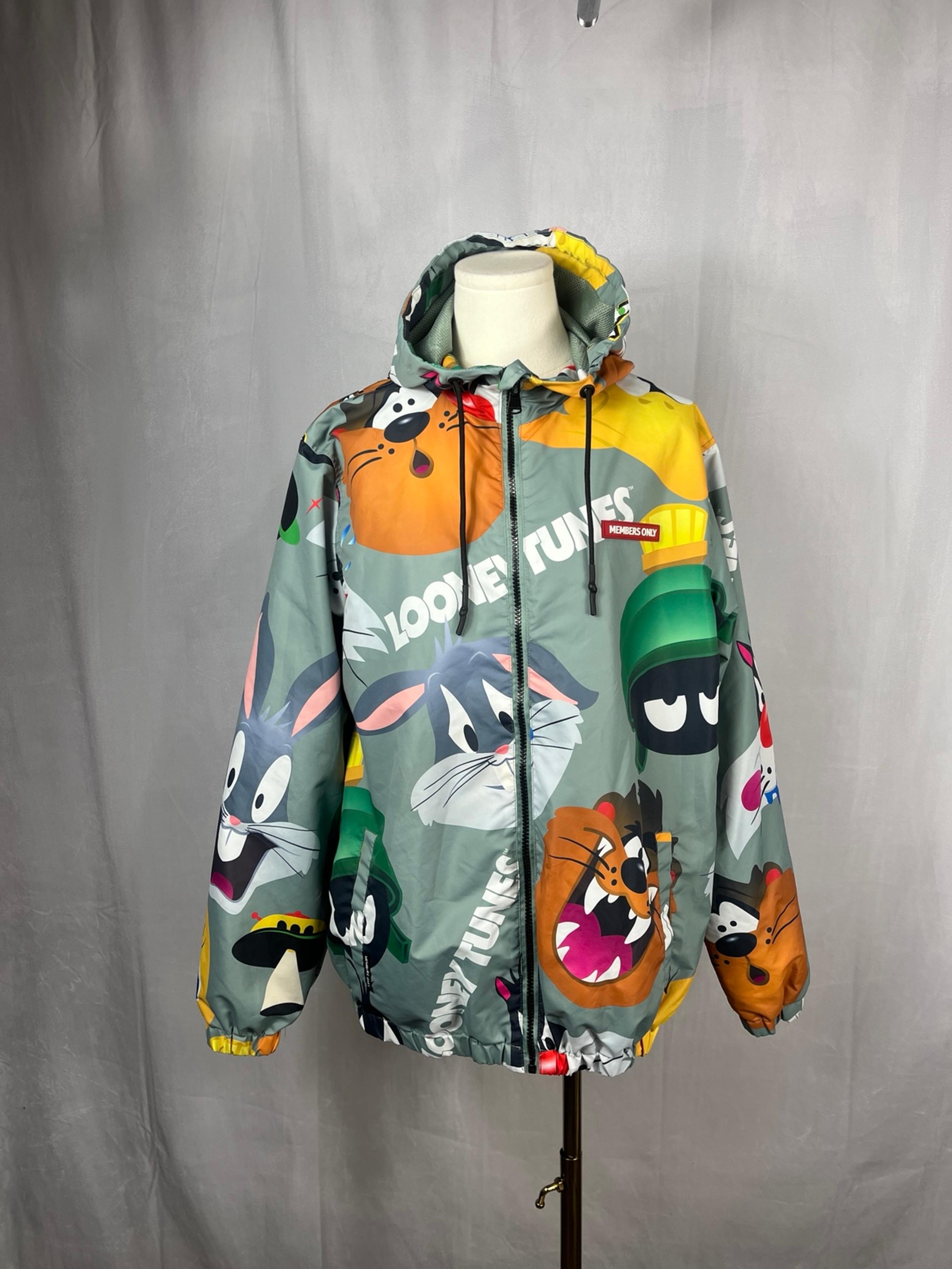 MEMBERS ONLY Looney Tunes Men Windbreaker Hooded Full Zip Jacket in Field Gray.