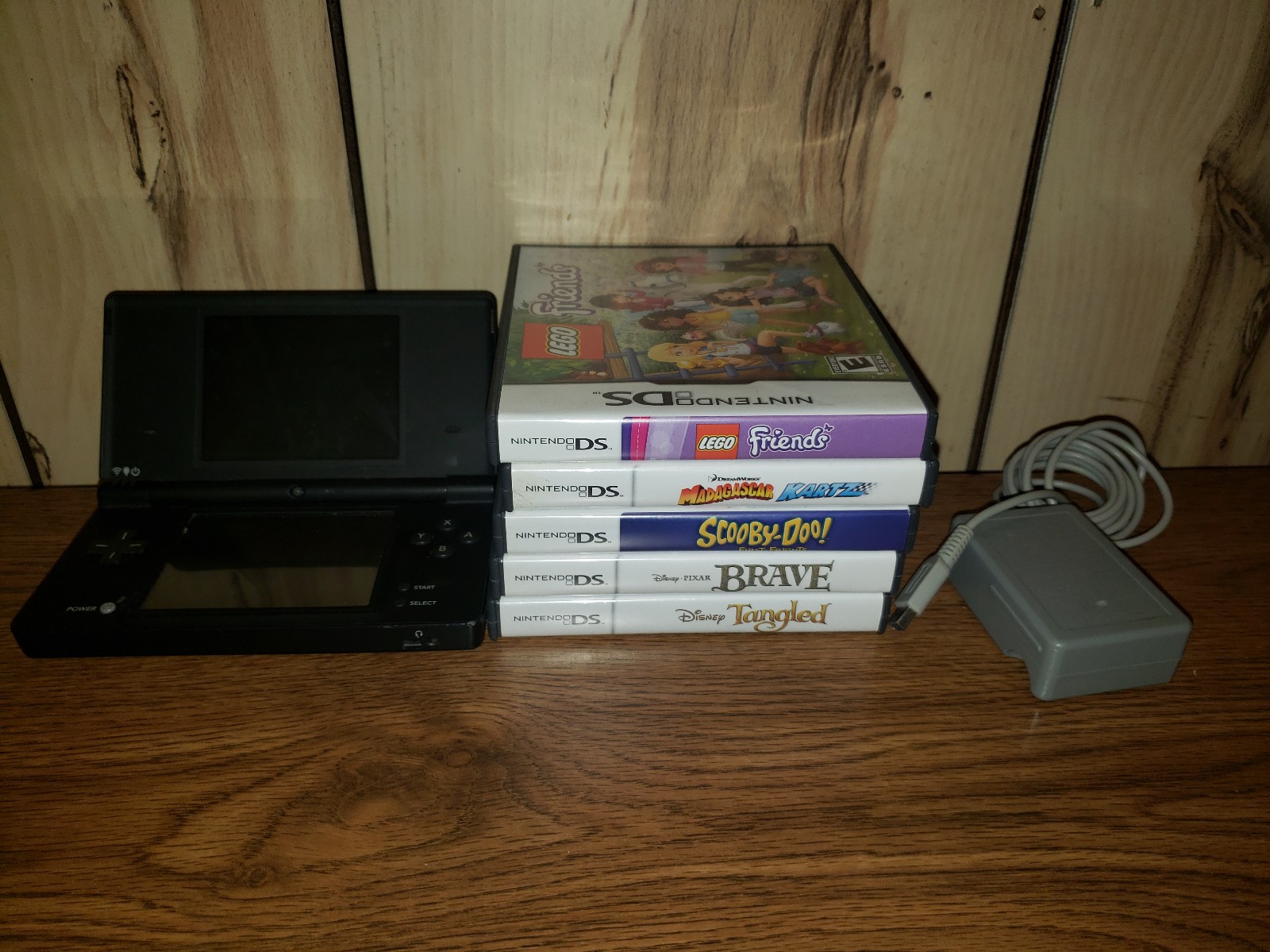 Nintendo DSi & 5 Games