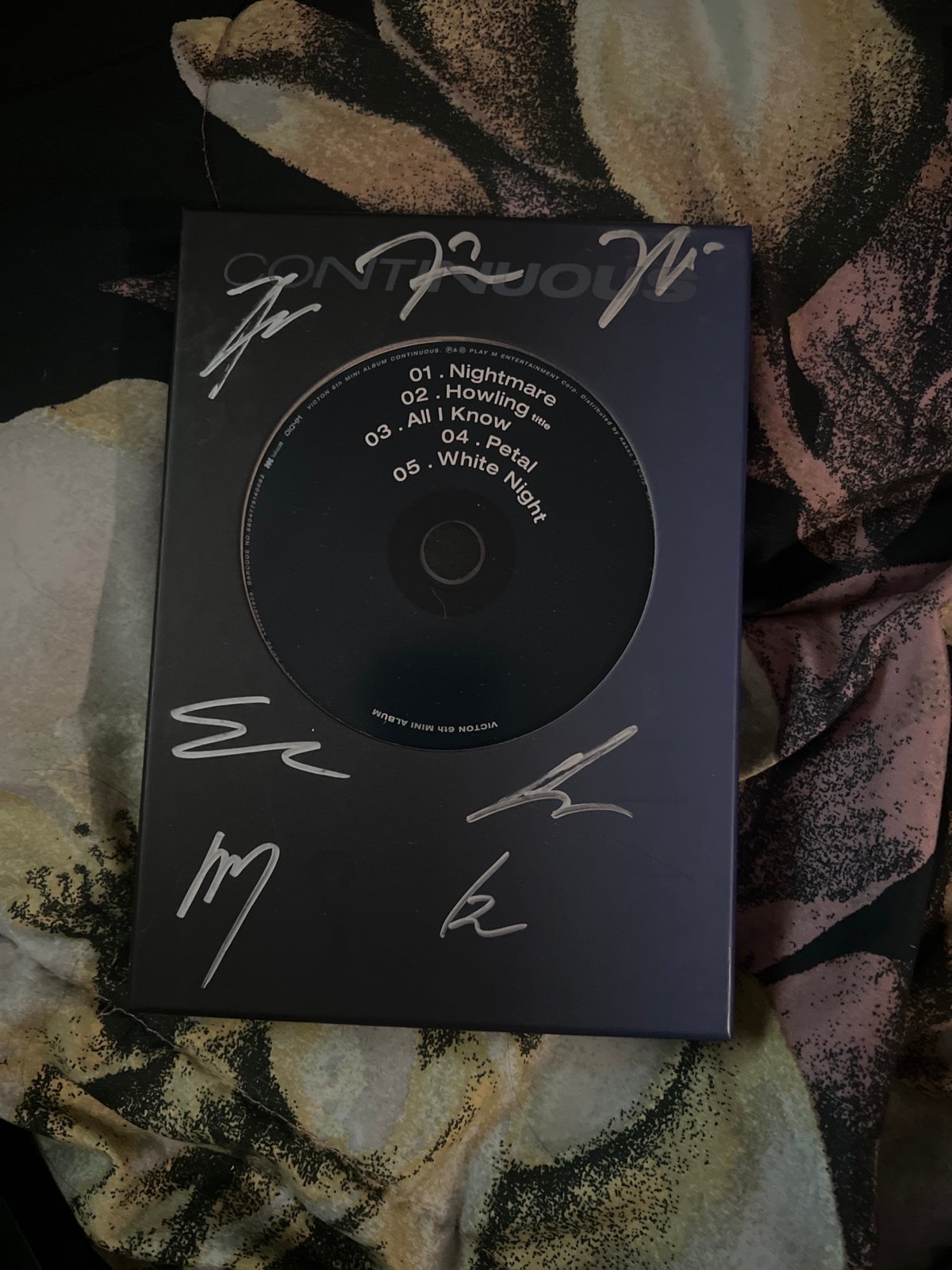 Victon continuous album SIGNED
